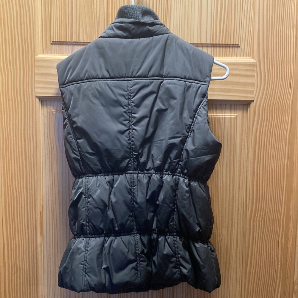 Grey vest - Picture 2 of 3